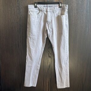 Dockers Men’s Slim Straight Jeans in Light Gray Wash